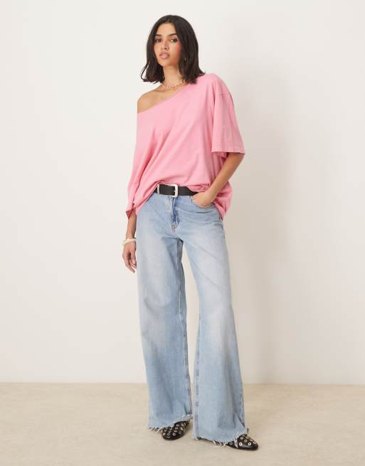 ASOS DESIGN - Ruimvallend oversized T-shirt met blote schouders in roze met wassing, 2 van 4