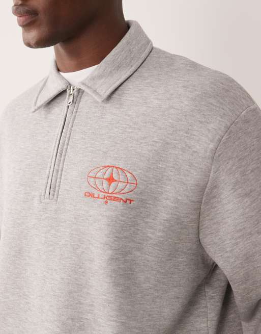 ASOS DESIGN - Ruimvallend polo sweatshirt met korte rits en geweven label in gemêleerd grijs, deel van co-ord set, 5 van 5