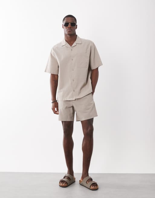 ASOS DESIGN - Ruimvallend seersucker overhemd met reverskraag in beige, deel van co-ord set, 3 van 6
