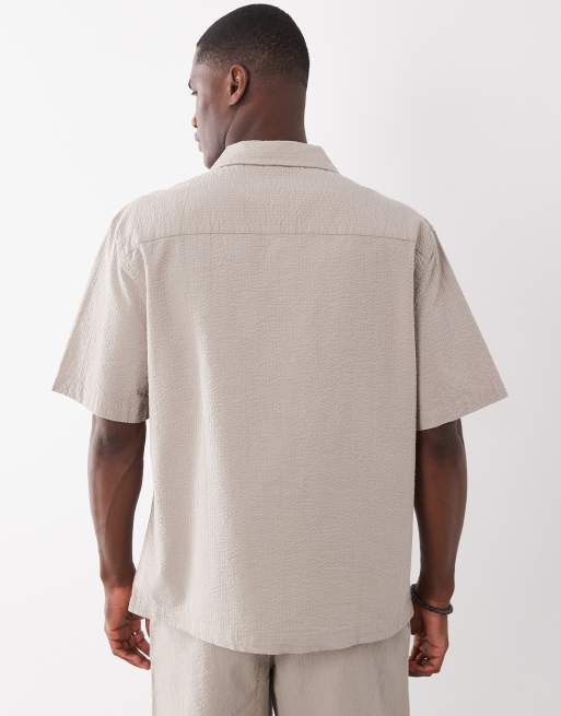 ASOS DESIGN - Ruimvallend seersucker overhemd met reverskraag in beige, deel van co-ord set, 6 van 6