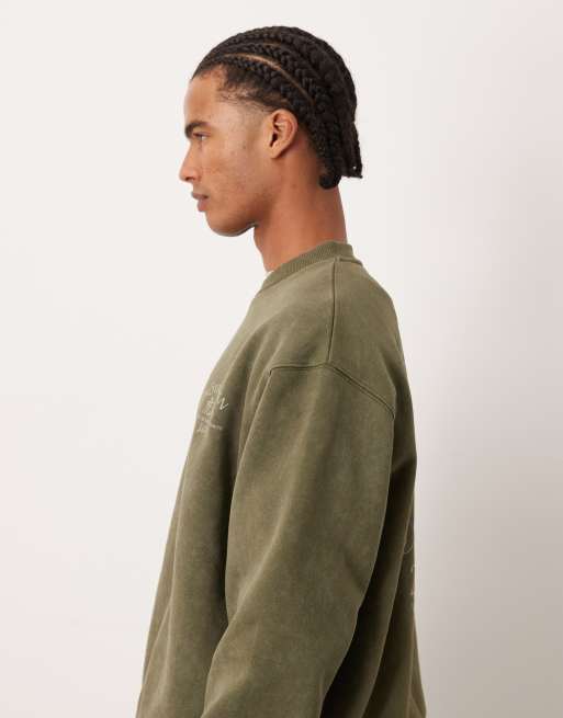 ASOS DESIGN - Ruimvallend sweatshirt met print op de achterkant in kaki met wassing, 4 van 5