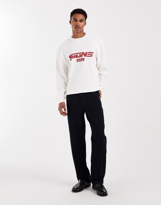 ASOS DESIGN - Ruimvallend sweatshirt met wafeltextuur en signs-print in gebroken wit, 2 van 5