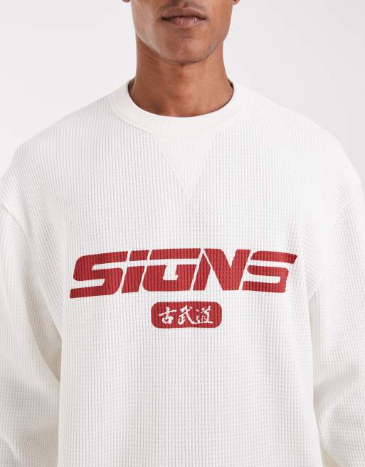 ASOS DESIGN - Ruimvallend sweatshirt met wafeltextuur en signs-print in gebroken wit, 5 van 5