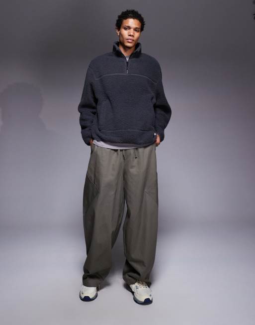ASOS DESIGN - Ruimvallend sweatshirt van borg met opstaande boord in grijs, 2 van 5