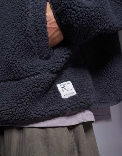ASOS DESIGN - Ruimvallend sweatshirt van borg met opstaande boord in grijs, 5 van 5