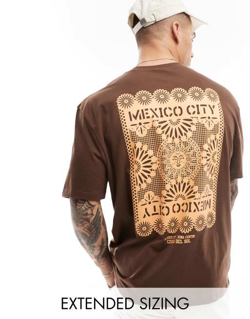 ASOS DESIGN - Ruimvallend T-shirt in bruin met Mexico City-print op de achterkant