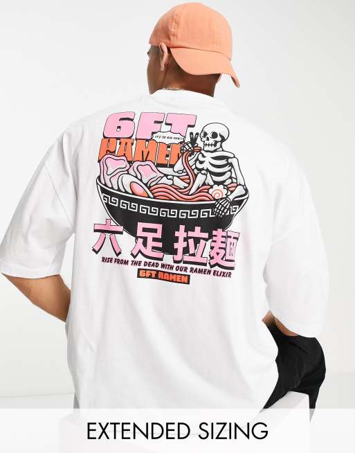 ASOS DESIGN - Ruimvallend T-shirt in wit met cartoonprint van noodles op de achterkant