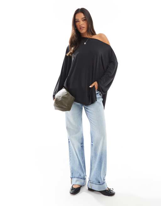 ASOS DESIGN - Ruimvallend T-shirt met blote schouder en lange mouwen in grijs