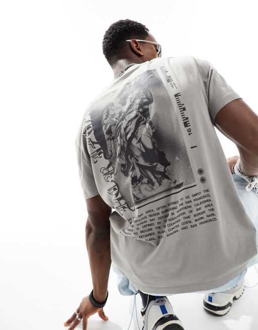 ASOS DESIGN - Ruimvallend T-shirt met gotische print op de achterkant in grijs