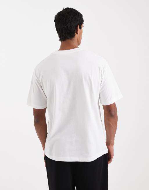 ASOS DESIGN - Ruimvallend T-shirt met grafische voetbalprint in wit , 4 van 5