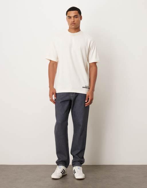 ASOS DESIGN - Ruimvallend T-shirt met grote print achterop in beige, 2 van 5