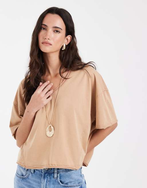 ASOS DESIGN - Ruimvallend T-shirt met V-hals in lichtbruin met wassing, 3 van 4