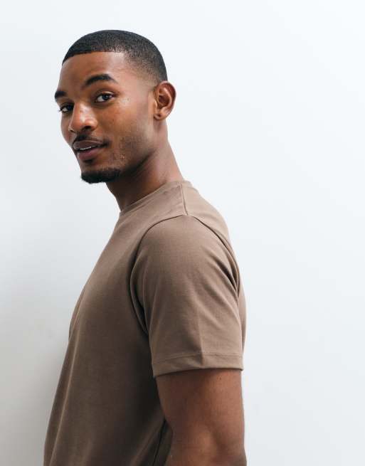 ASOS DESIGN - Ruimvallend T-shirt van zware stof in bruin, 4 van 5