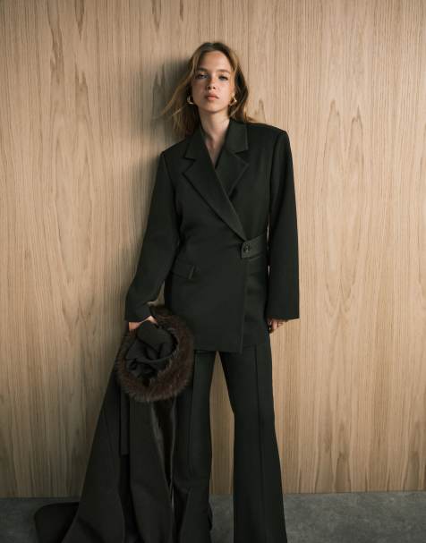 ASOS DESIGN - Ruimvallende blazer met riemdetail in olijfgroen - view 1