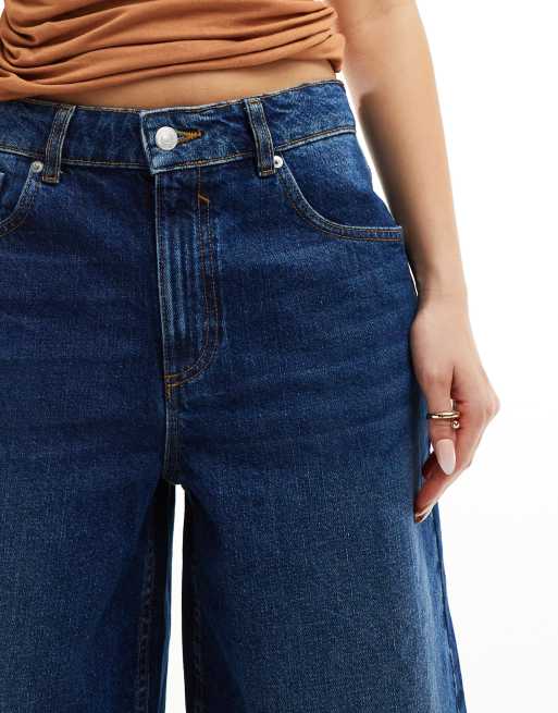 ASOS DESIGN - Ruimvallende denim jort met lange pasvorm in donkere wassing, 4 van 5