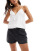 Thumbnail 1 van 5