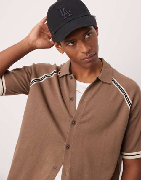 ASOS DESIGN - Ruimvallende gebreide polo met knoopsluiting in bruin met contrasterende biezen - view 1