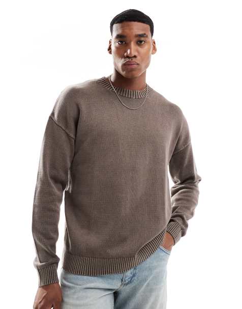 ASOS DESIGN - Ruimvallende gebreide trui met ronde hals in bruin met wassing - view 1