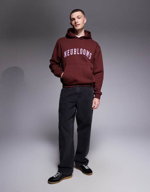 ASOS DESIGN - Ruimvallende hoodie met print op de borst in bruin, 2 van 5