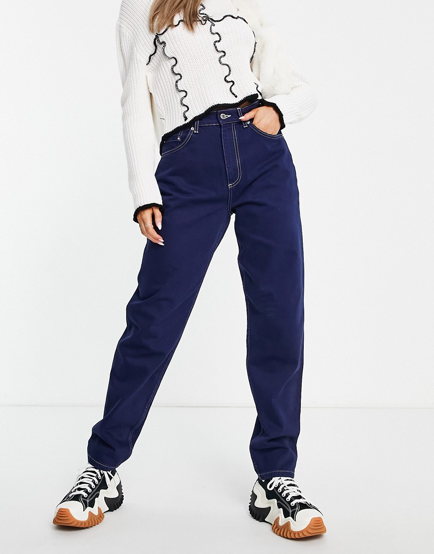 ASOS DESIGN - Ruimvallende mom jeans in marineblauw met contrasterende stiksels