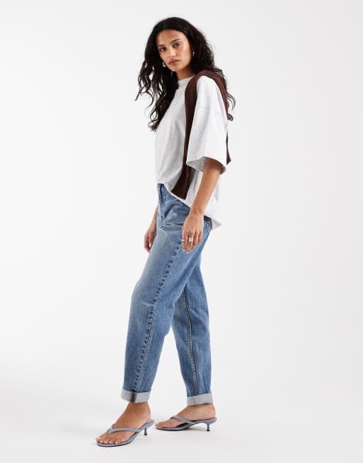 ASOS DESIGN - Ruimvallende mom jeans met hoge taille in middenblauw, 3 van 5
