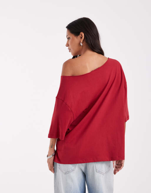 ASOS DESIGN ruimvallende off-shoulder oversized tee in diep rood, 4 van 4