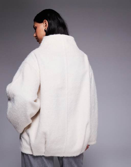 ASOS DESIGN - Ruimvallende pea coat met asymmetrische kraag in crème, 4 van 4
