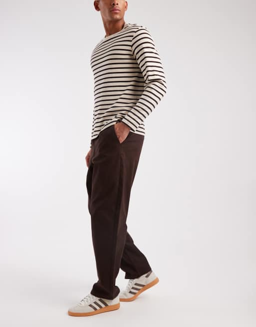 ASOS DESIGN - Ruimvallende toelopende broek met plooien in bruin, 3 van 5