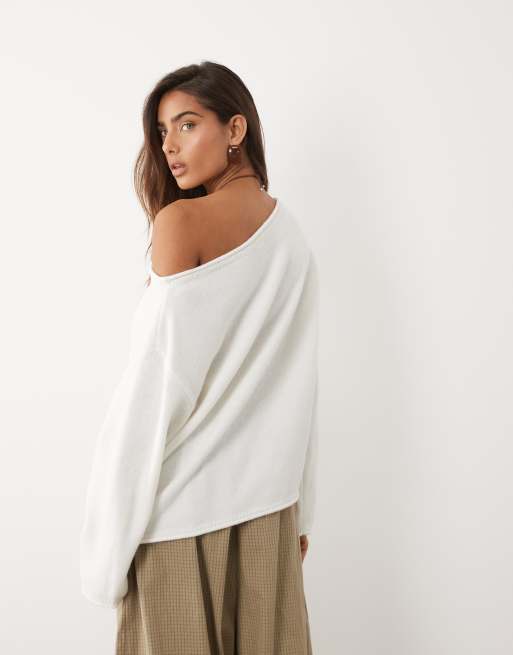 ASOS DESIGN ruimvallende trui met blote schouders in crème, 4 van 4