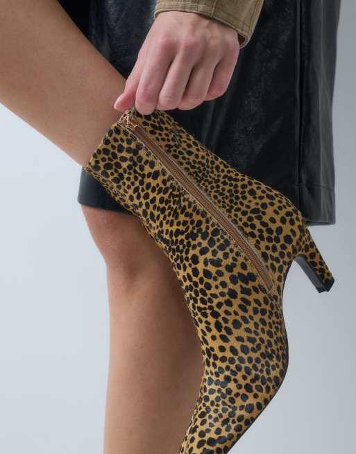 ASOS DESIGN Rumi bottines à talon en cuir véritable imprimé animal, 4 de 5
