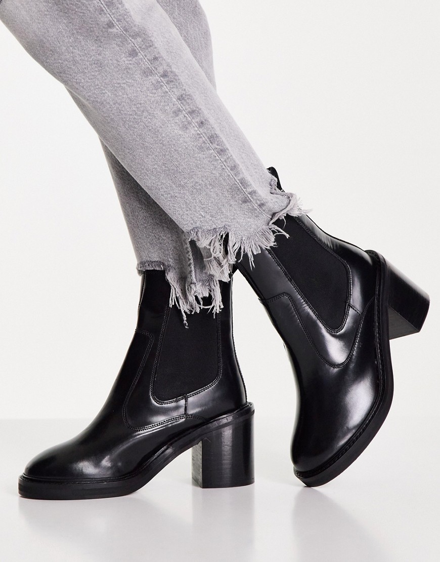 ASOS DESIGN Runaway leather chelsea boots in black