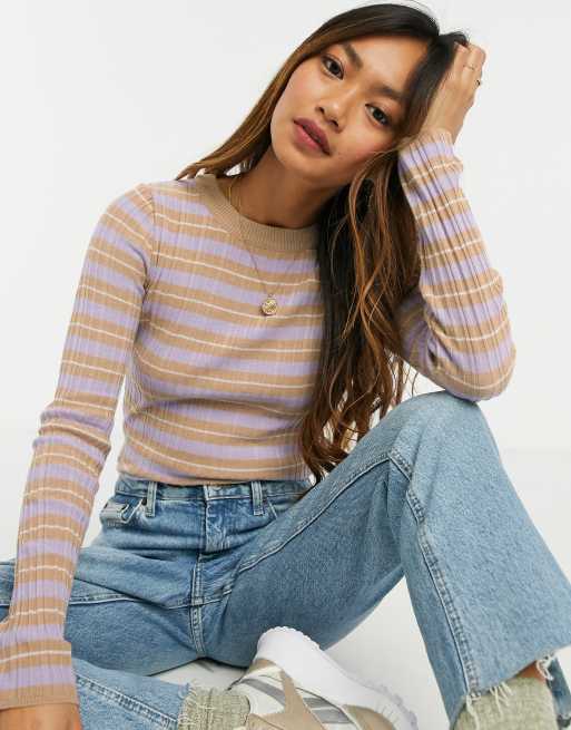ASOS DESIGN – Rundhalspullover in Lila mit bunten Streifen | ASOS