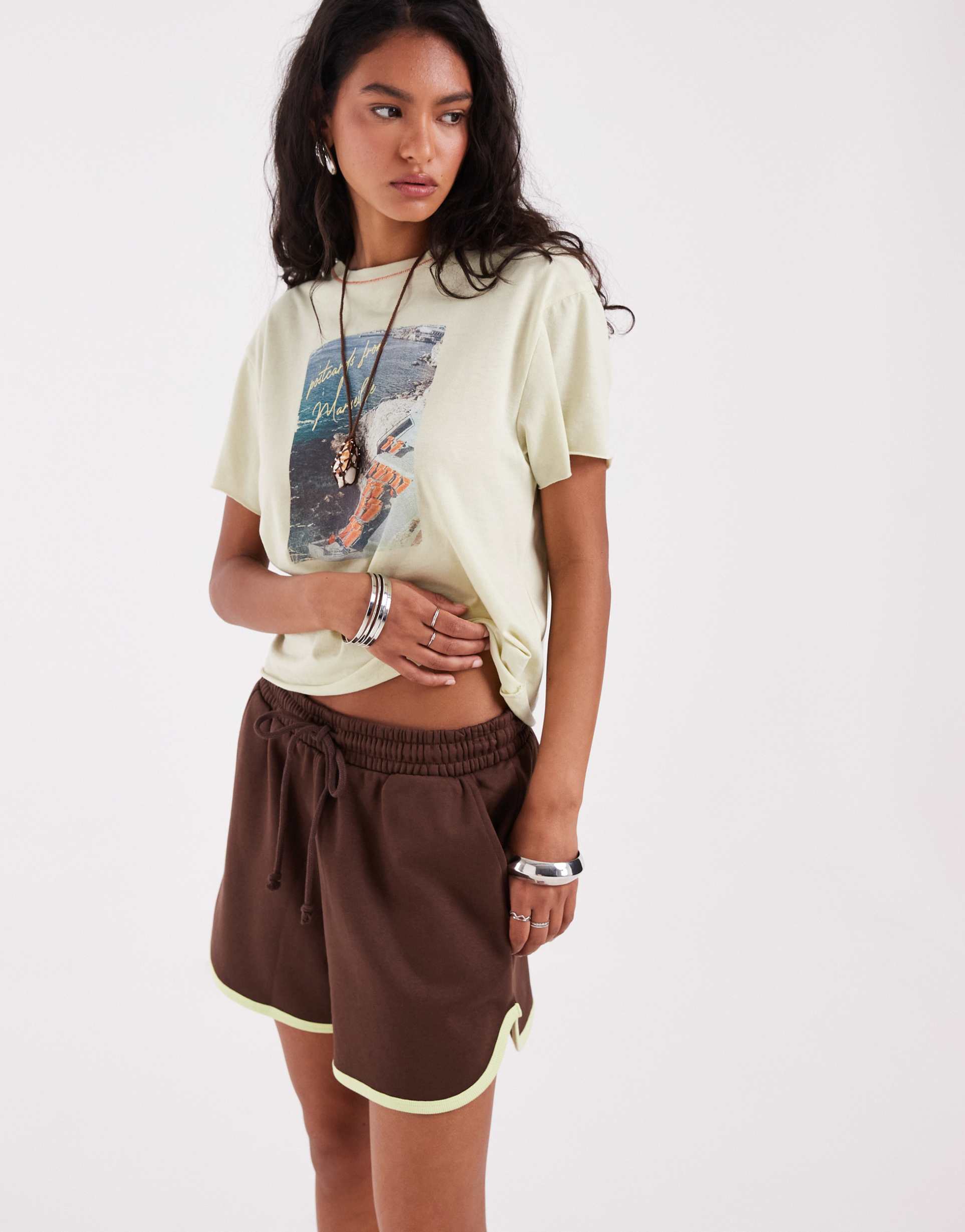 asos design runner short in brown with green detail