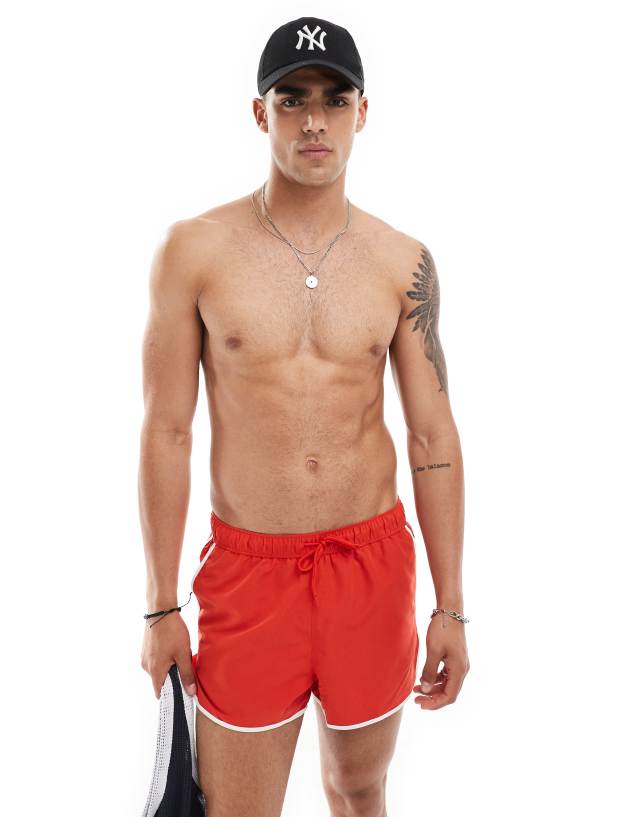 ASOS DESIGN - runner swim shorts in short length in red