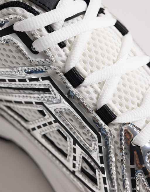 ASOS DESIGN runner trainers in white and silver, 3 of 5
