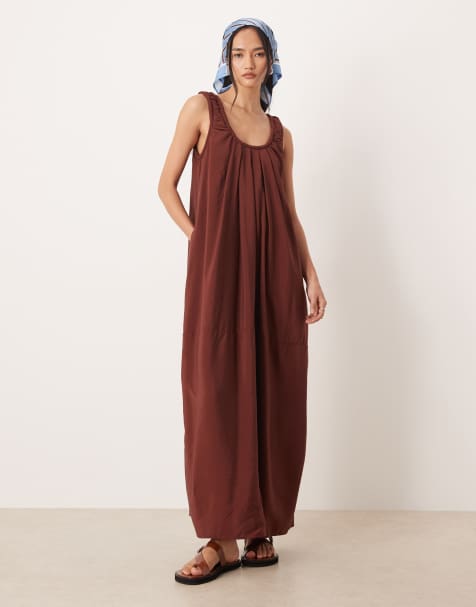 ASOS DESIGN - Rustfarvet maxi-sommerkjole med dyb og rynket rund hals i tech-stof - view 1