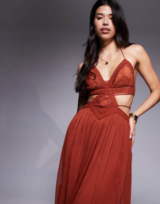 ASOS DESIGN - Rustrød lagdelt maxikjole med udskæringer i hæklet stof/imiteret ruskind, 4 af 4
