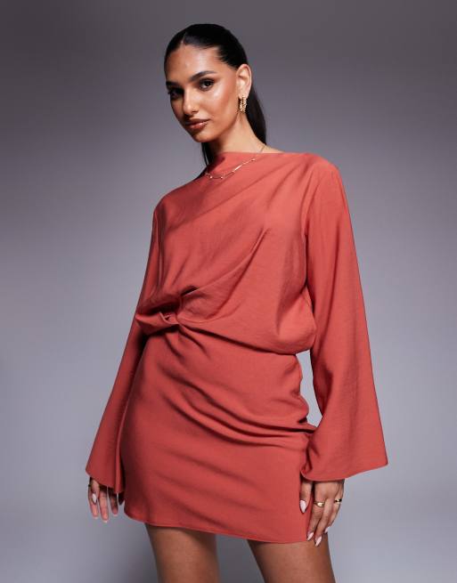 ASOS DESIGN - Rustrød minikjole med lange ærmer, skråsnit og indsyet talje, 4 af 4