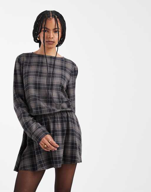 ASOS DESIGN – Rutig, borstad miniklänning med sänkt midja och drapering, 2 av 4
