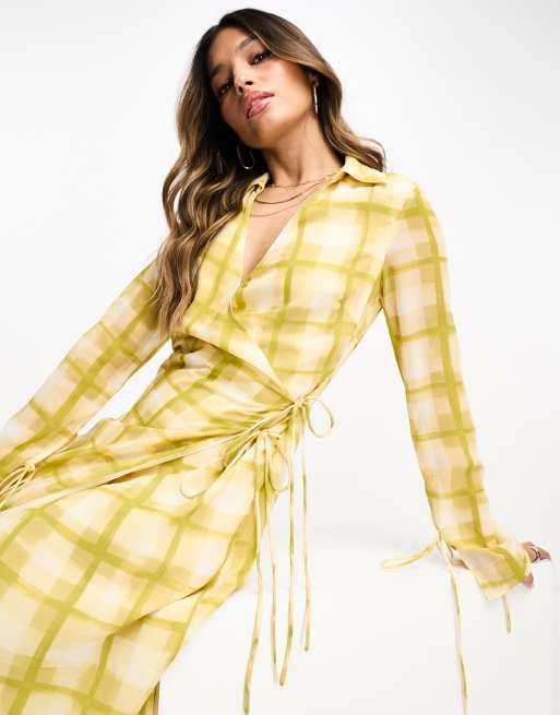 ASOS DESIGN – Rutig midiklänning i chiffong med omlott, krage och knytning, 4 av 4