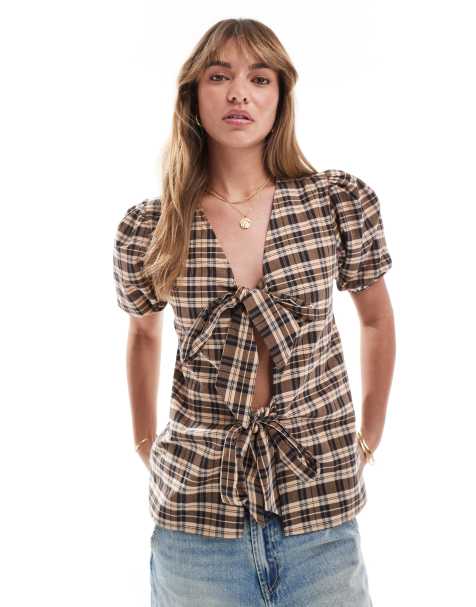 ASOS DESIGN – Rutig topp med puffärmar och knytning - view 1