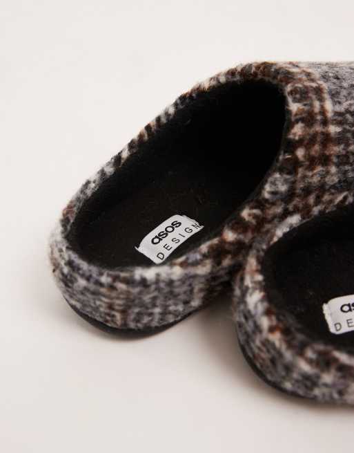 ASOS DESIGN – Rutiga, borstade tofflor med fleecefoder, 2 av 4