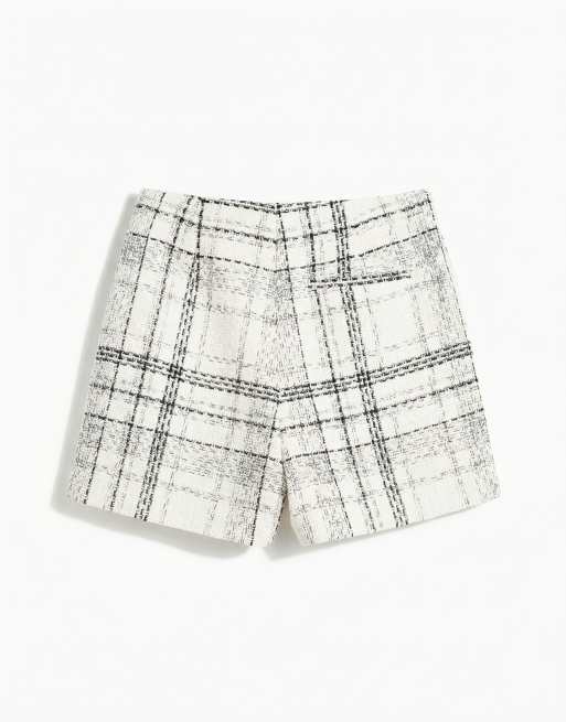 ASOS DESIGN – Rutiga, figursydda shorts i extra kort design och bouclé, 7 av 12