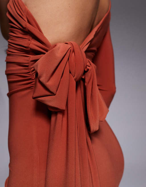 ASOS DESIGN - Rynket rustrød maxikjole med oneshoulder-snit og sløjfe på ryggen, 3 af 4