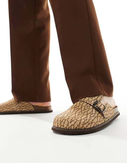 ASOS DESIGN - Sabots à monogramme en jacquard avec détail argenté sur la bride, 2 de 4