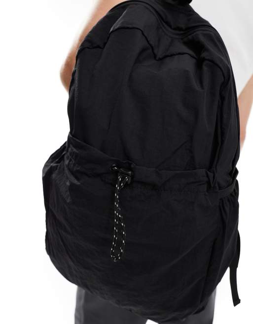 ASOS DESIGN - Sac à dos souple avec poche froncée à l'avant - Noir, 4 de 4