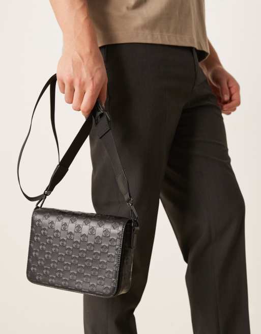 ASOS DESIGN - Sac bandoulière en similicuir à monogramme en relief - Noir, 4 de 4