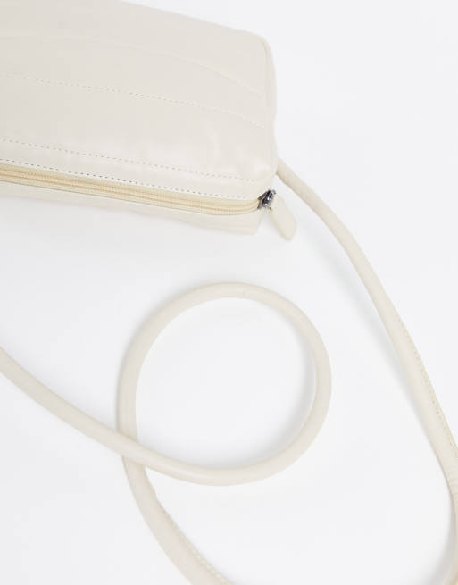 ASOS DESIGN - Sac bandoulière en similicuir matelassé - Écru, 2 de 4