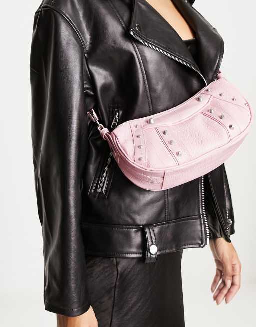 ASOS DESIGN - Sac bandoulière incurvé effet croco à clous - Rose , 4 de 4