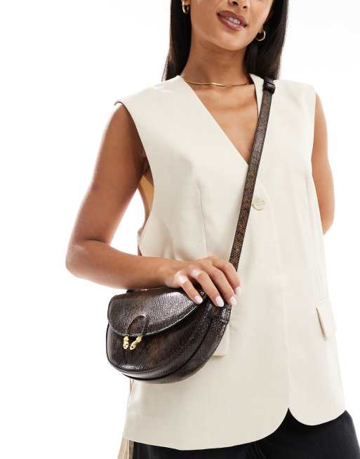 ASOS DESIGN - Sac porté épaule effet peau de serpent avec bandoulière et détail métallique serpent
